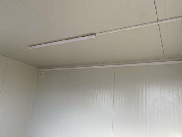 Container 5x2.40m + sanitario - Image 3